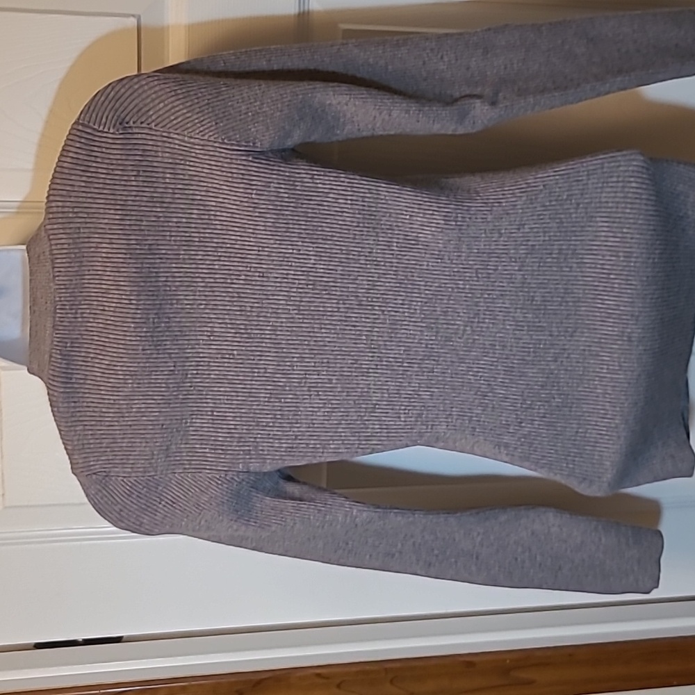 Women's Zip-Up Gray Ribbed Sweater - Picture 4 of 4